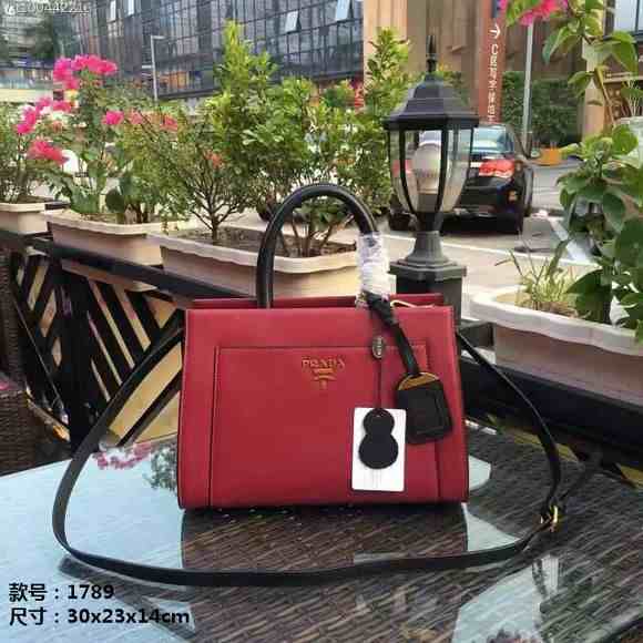 PRADA_IMG_0110.jpg