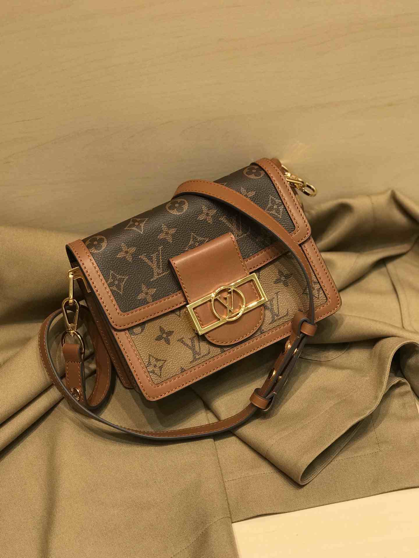 顶级复刻lv和正品区别_顶级复刻lv